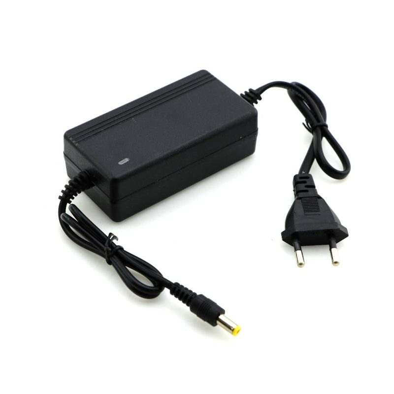 آداپتور 12 ولت 2.5 آمپر